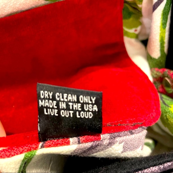 Range of Emotion Crossbody Red Cut Velvet and Vintage Trim Series Hobo Purse NWT - Picture 12 of 14